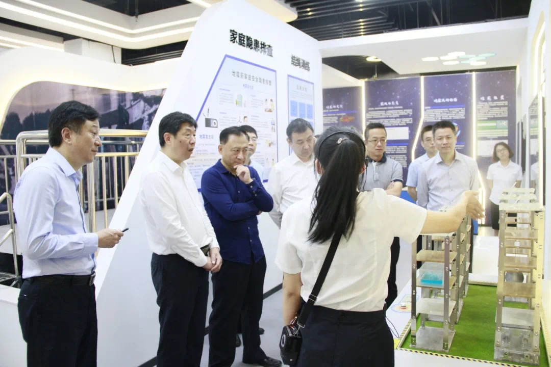 地震抗震演示台